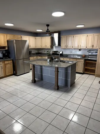 $799,000 | 2454 Oakwood Drive, Hillsdale, MI 49242