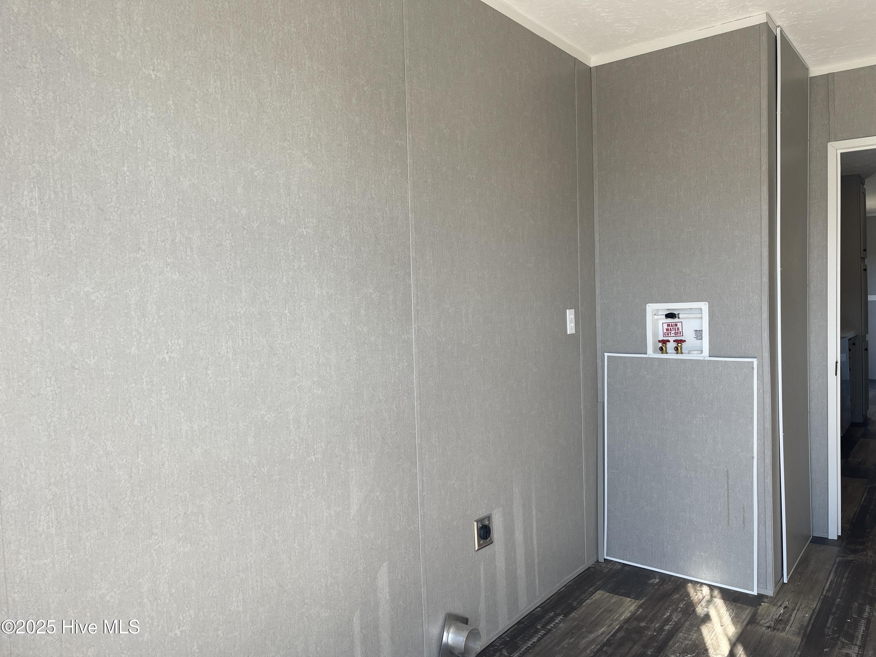 4303 Project Road Northwest Ash, NC 28420 - Photo 11 of 33 Laundry