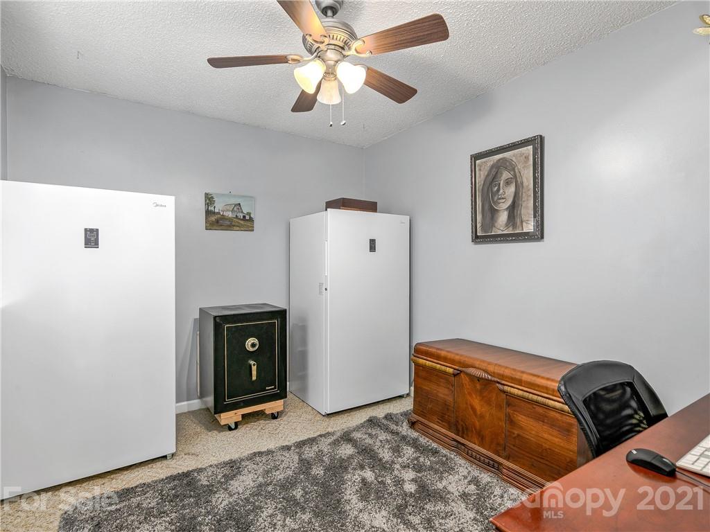 39 Franklin Farm Road Fletcher, NC 28732 - Photo 14 of 34 Gallery Image 14