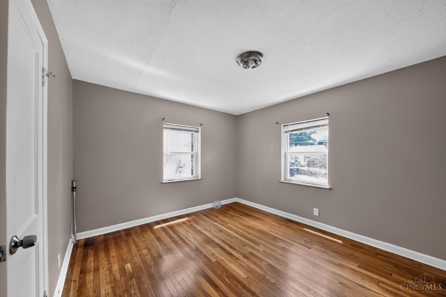 5804 Argus Road Cincinnati, OH 45224 - Photo 18 of 30