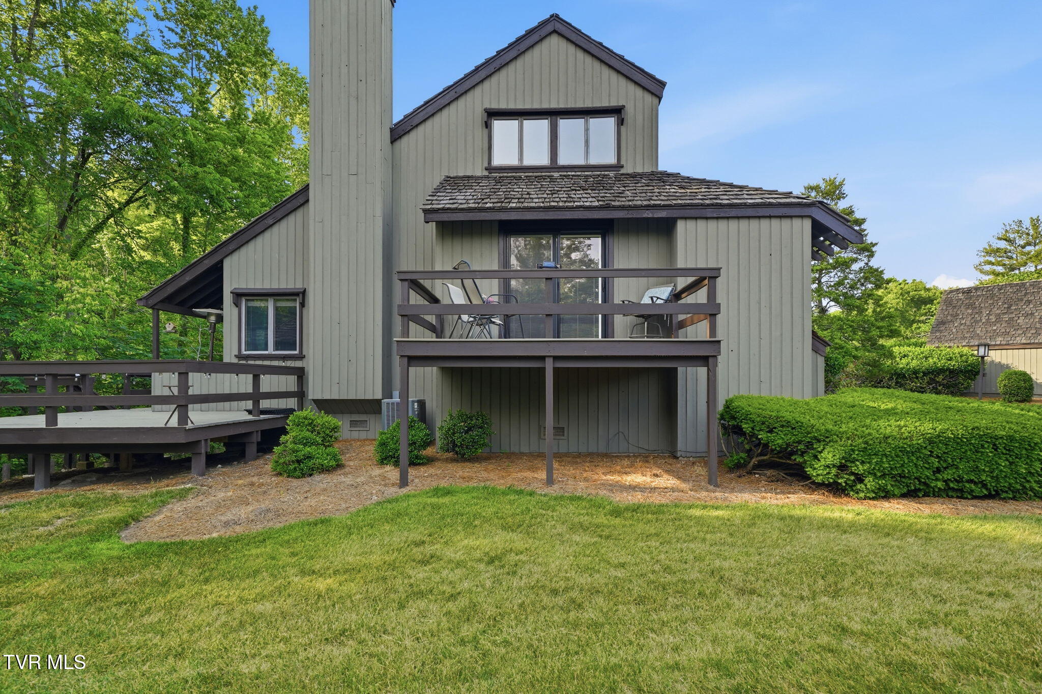 138 Columbine Road Kingsport, TN 37660 - Photo 3 of 50 15-web-or-mls-004_DSC03450
