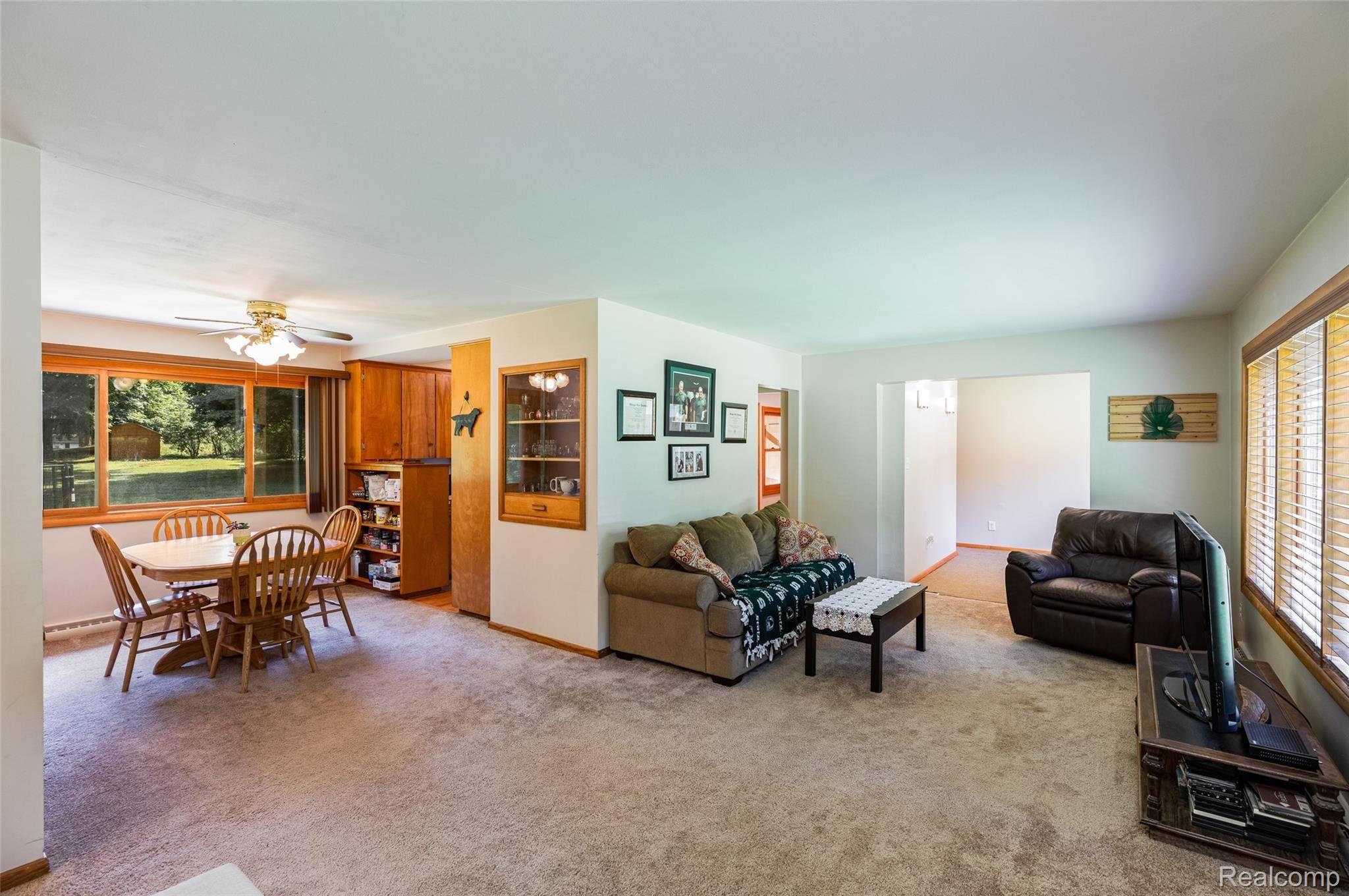 755 West Livingston Road Highland, MI 48357 - Photo 6 of 35 12.Living