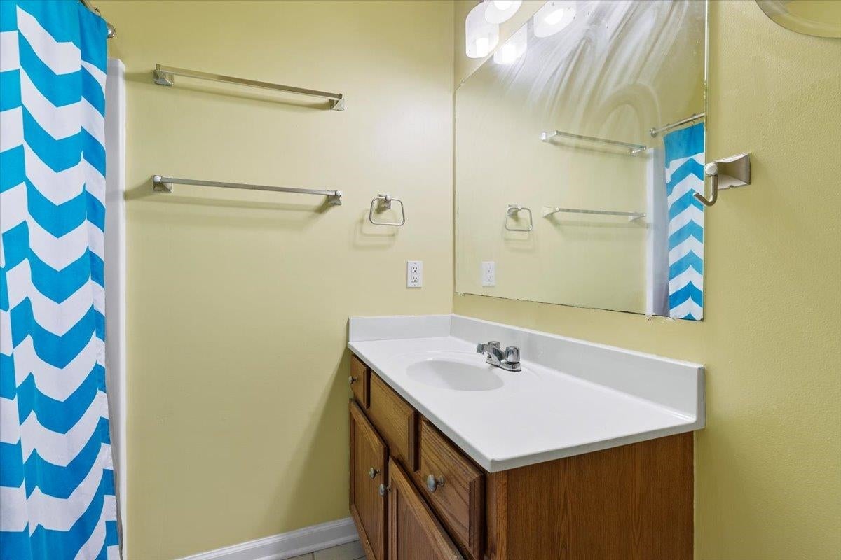910 Gilbert Street Radford, VA 24141 - Photo 33 of 65 Gallery Image 33
