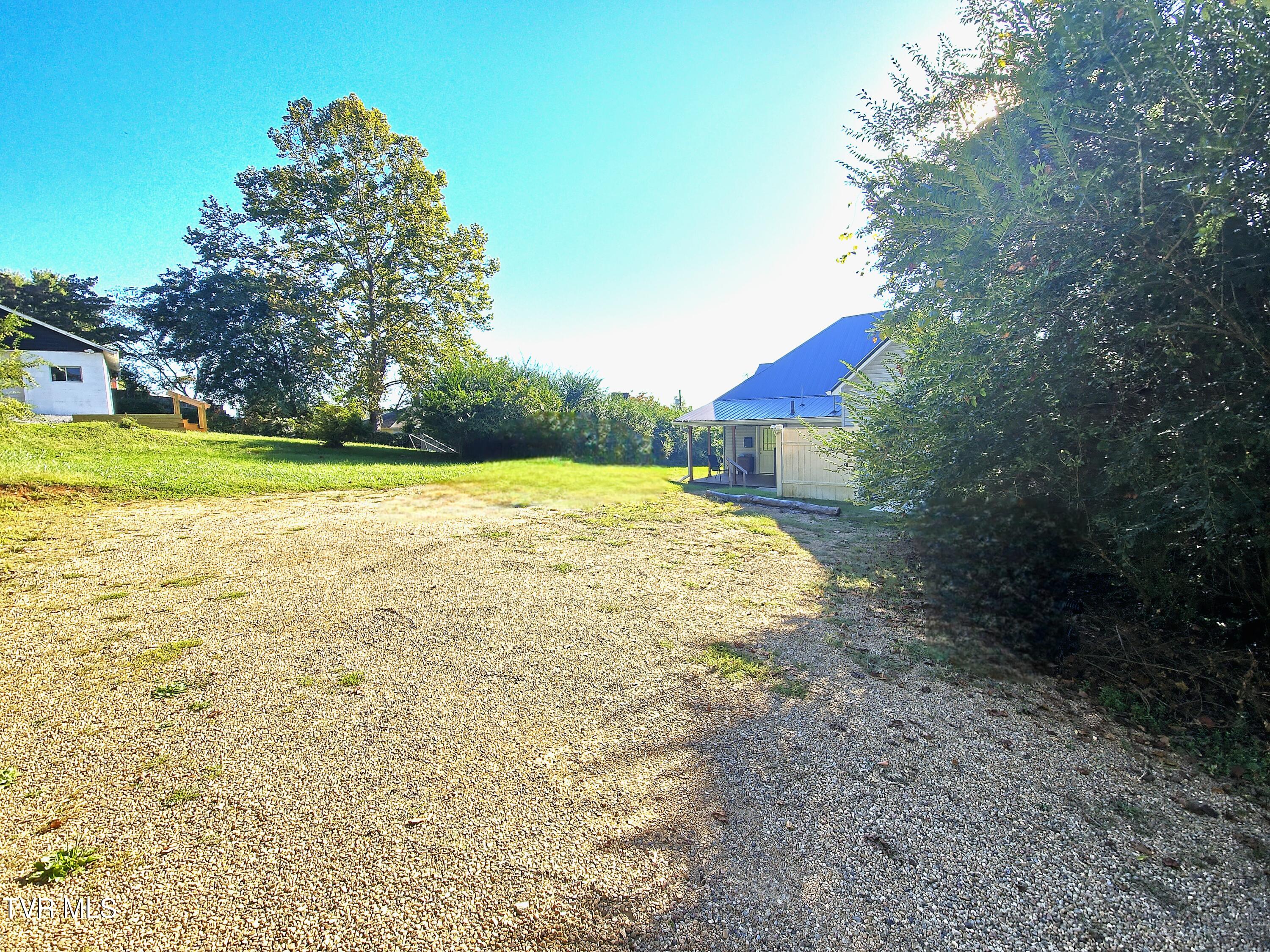 1001 Virginia Avenue, Unit 2 Bristol, TN 37620 - Photo 14 of 15 20251001_170350(1)