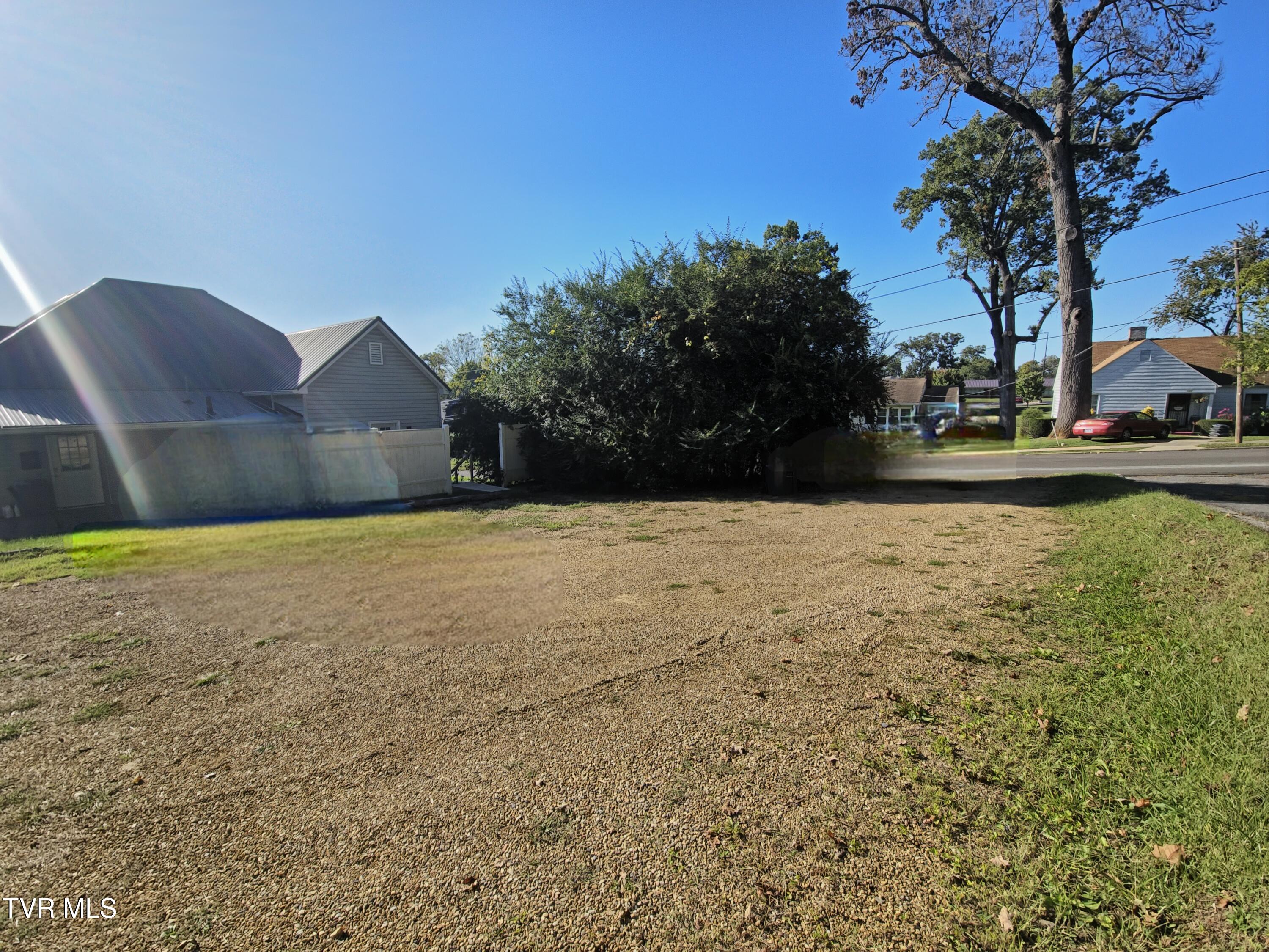 1001 Virginia Avenue, Unit 2 Bristol, TN 37620 - Photo 15 of 15 20251001_170411(1)