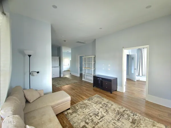 $1,450 | 1001 Virginia Avenue, Unit 2, Bristol, TN 37620