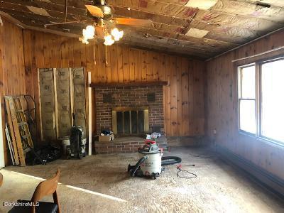 610 East Otis Road Otis, MA 01253 - Photo 10 of 16 Himmen living