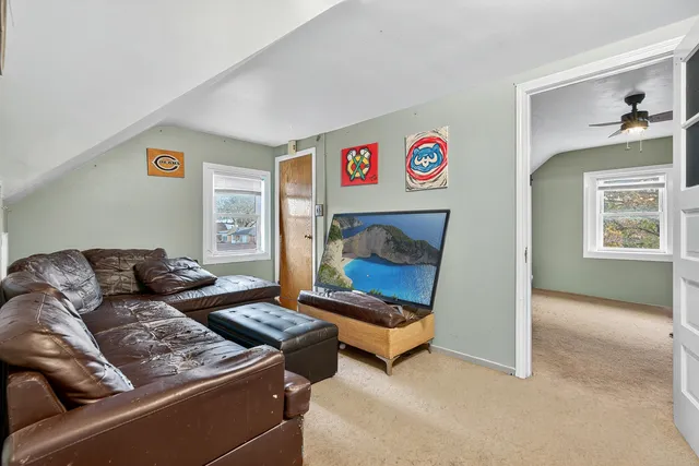 a view of empty room with window