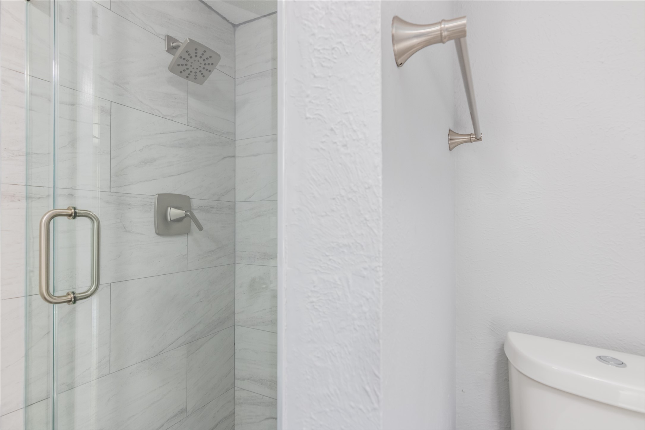 22914 Summer Pine Lane Spring, TX 77373 - Photo 14 of 19 a bathroom with a shower