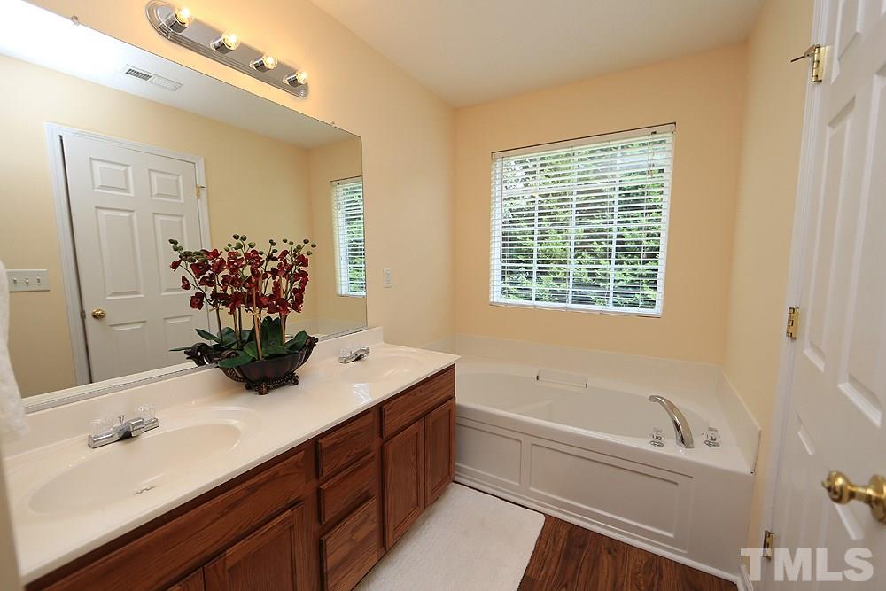 112 Graystar Road Apex, NC 27502 - Photo 8 of 14