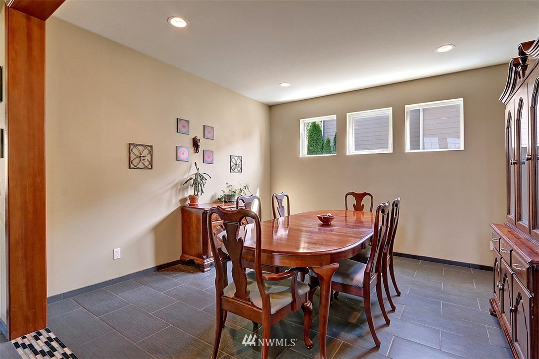 272 Nile Avenue Northeast Renton, WA 98059 - Photo 9 of 25 Gallery Image 9