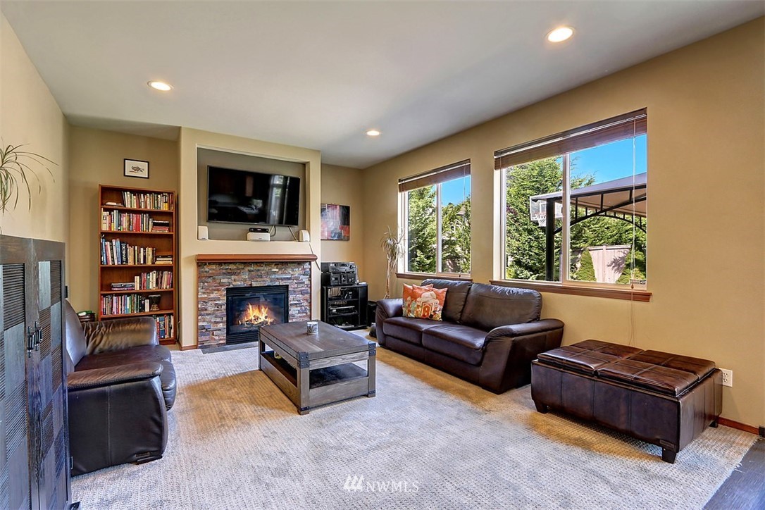 272 Nile Avenue Northeast Renton, WA 98059 - Photo 10 of 25 Gallery Image 10