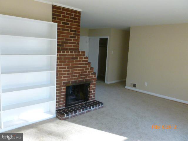 5213 Ravensworth Road Springfield, VA 22151 - Photo 1 of 10 Living Room
