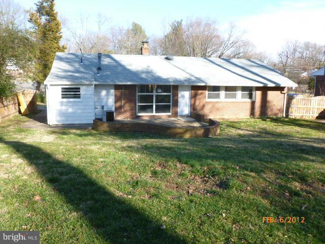 5213 Ravensworth Road Springfield, VA 22151 - Photo 7 of 10 Exterior (Rear)