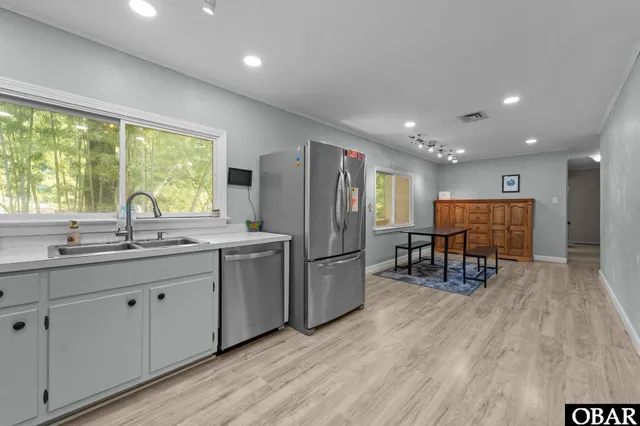 $819,999 | 75 East Dogwood Trail, Southern Shores, NC 27949