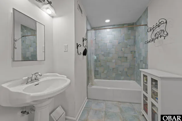 $819,999 | 75 East Dogwood Trail, Southern Shores, NC 27949