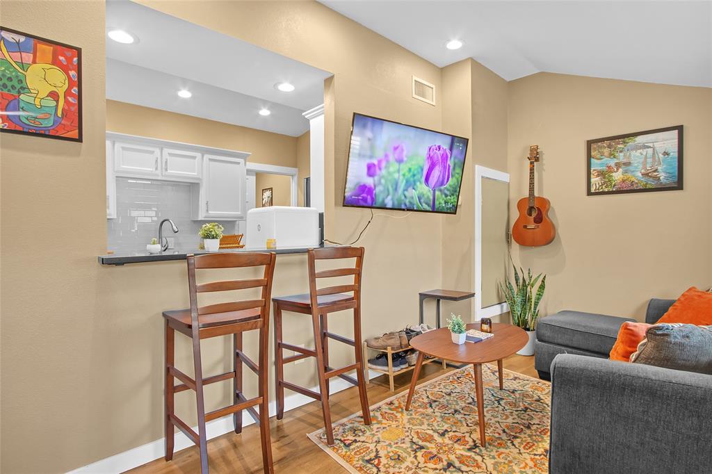 528 Pierce Street Denton, TX 76201 - Photo 2 of 28