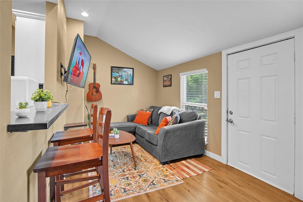 528 Pierce Street Denton, TX 76201 - Photo 4 of 28