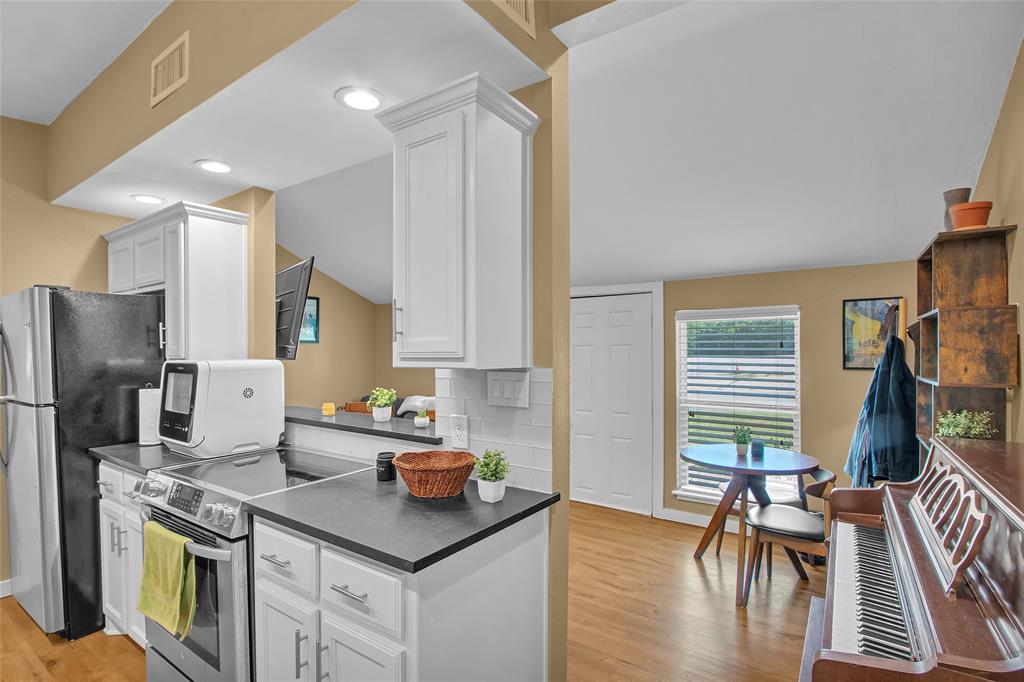 528 Pierce Street Denton, TX 76201 - Photo 5 of 28