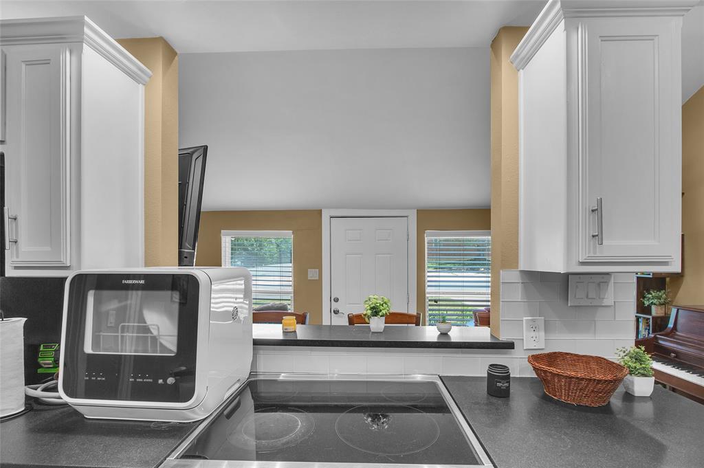 528 Pierce Street Denton, TX 76201 - Photo 9 of 28