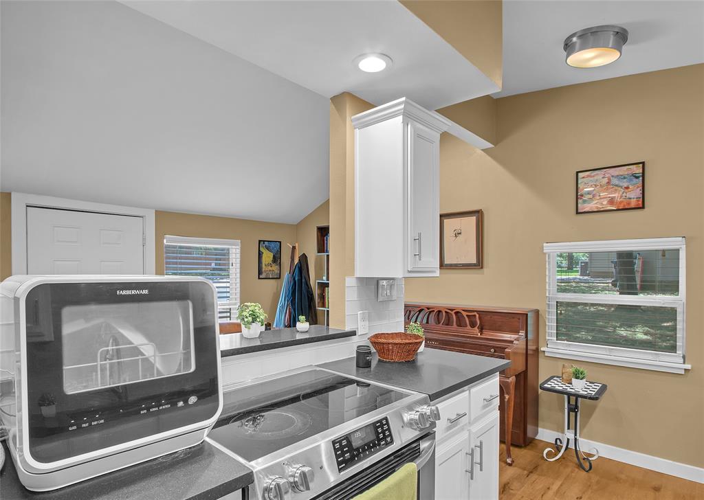 528 Pierce Street Denton, TX 76201 - Photo 10 of 28