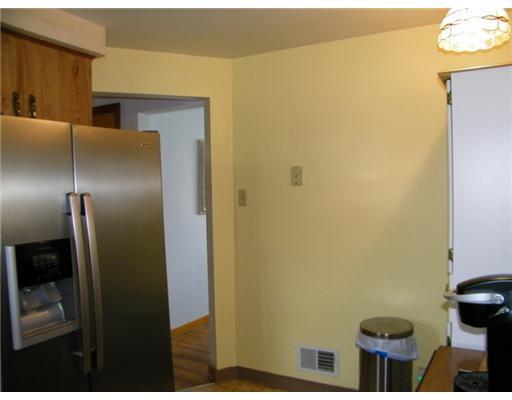 1021 2nd Street McKees Rocks, PA 15136 - Photo 4 of 18 Kitchen.