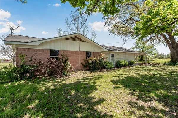$199,000 | 533 South Texas Street, Milano, TX 76556