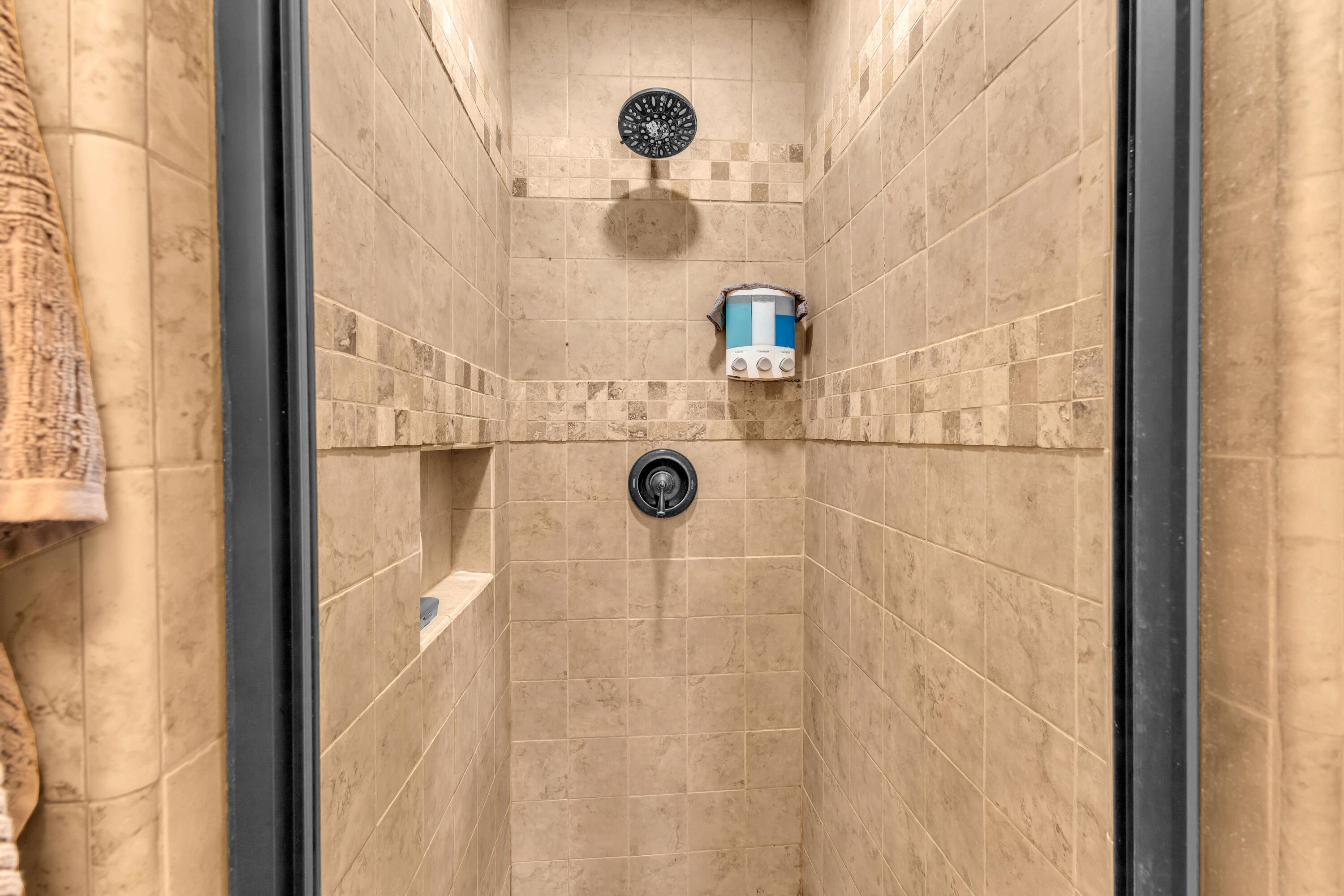 75047 Baseline Road Twentynine Palms, CA 92277 - Photo 11 of 47 a bathroom with a shower