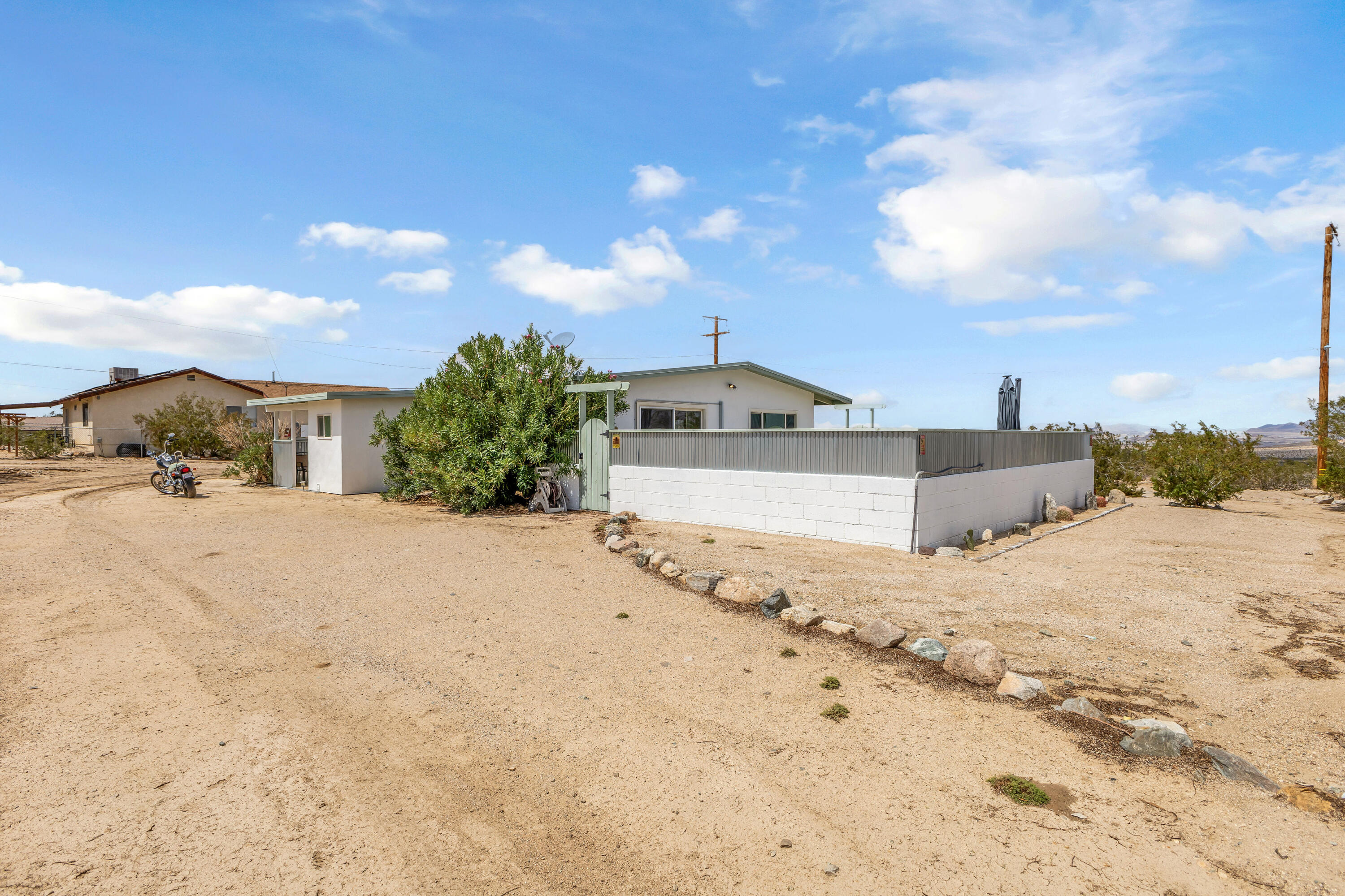 75047 Baseline Road Twentynine Palms, CA 92277 - Photo 4 of 47 a view of ocean