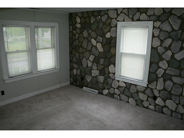2097 Ferris Road Columbus, OH 43224 - Photo 3 of 23