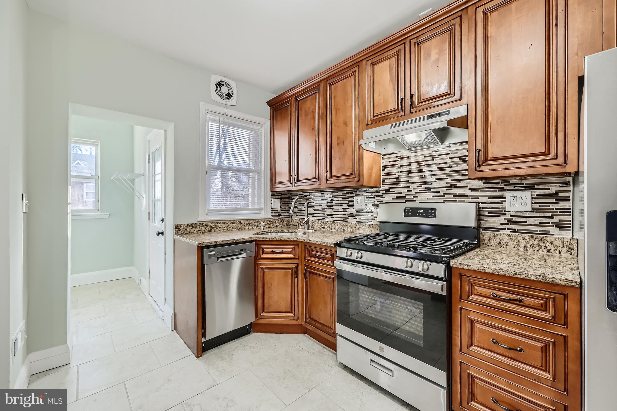 1513 Shadyside Road Baltimore, MD 21218 - Photo 10 of 37 Lots of Storage & Counter Space