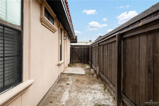 $1,100 | 2404 Shasta Avenue, Unit 2, McAllen, TX 78504