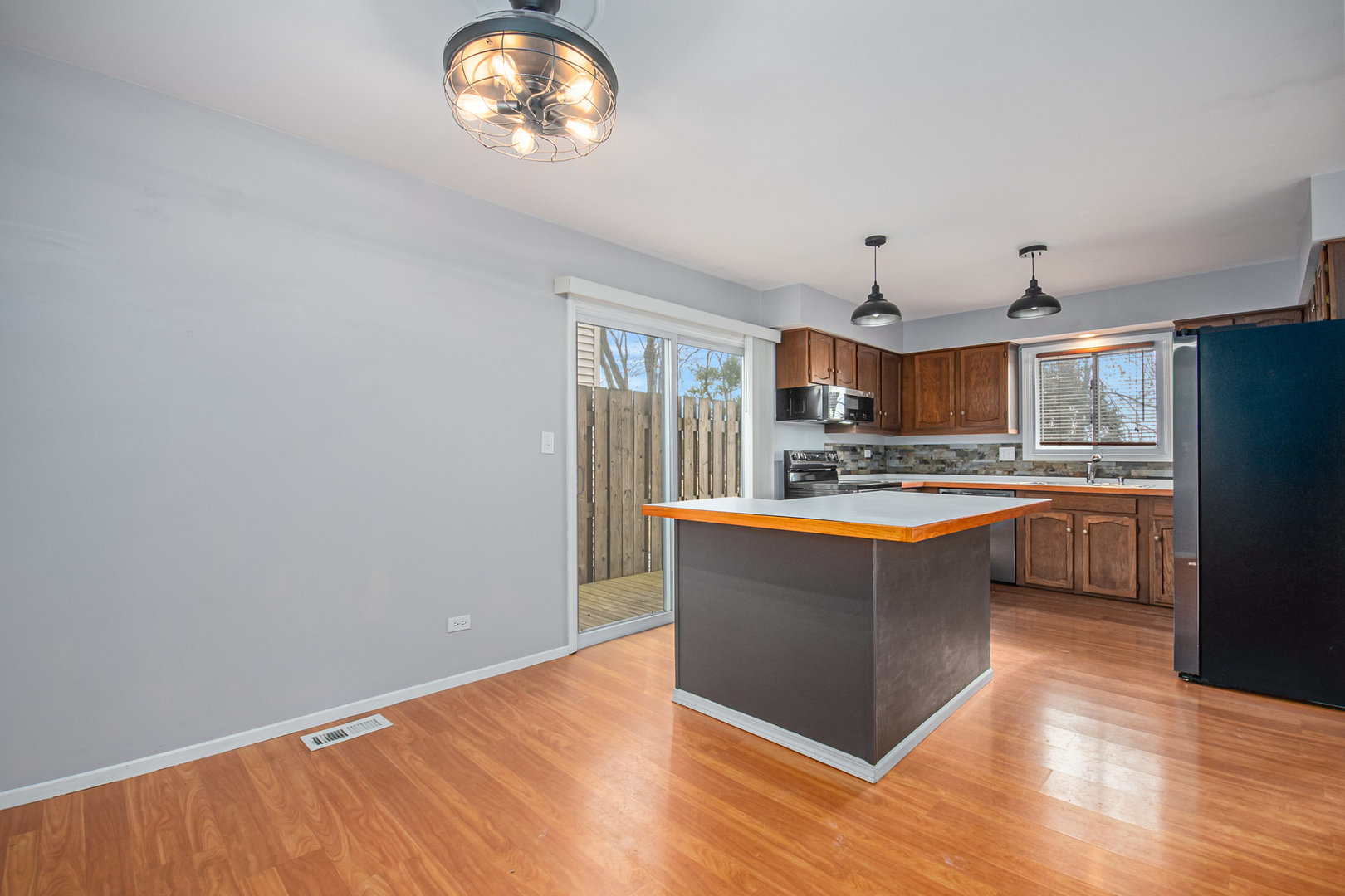 1669 Cumberland Road Aurora, IL 60504 - Photo 6 of 18 Gallery Image 6