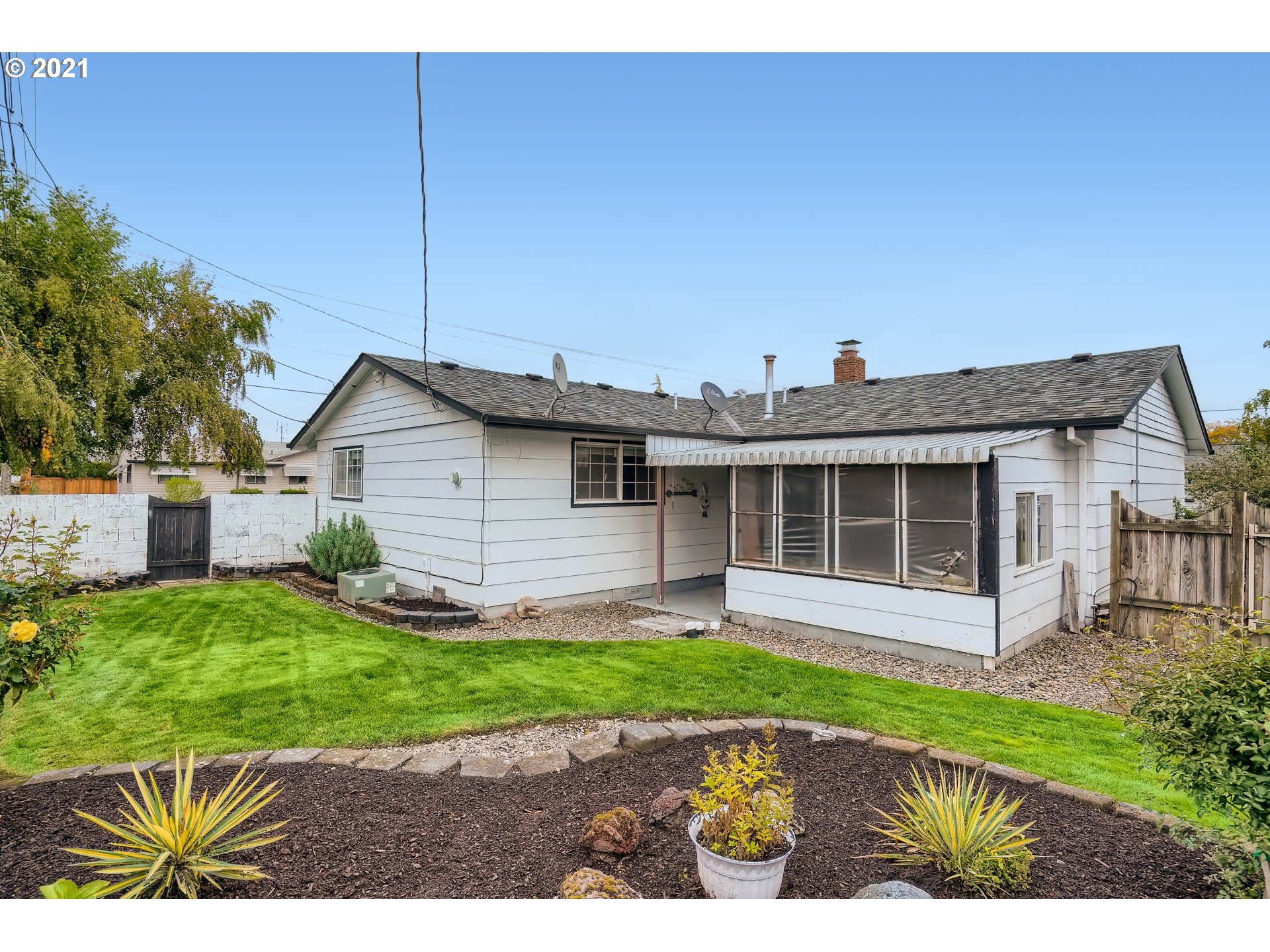 1585 Umpqua Road Woodburn, OR 97071 - Photo 23 of 28 Gallery Image 23
