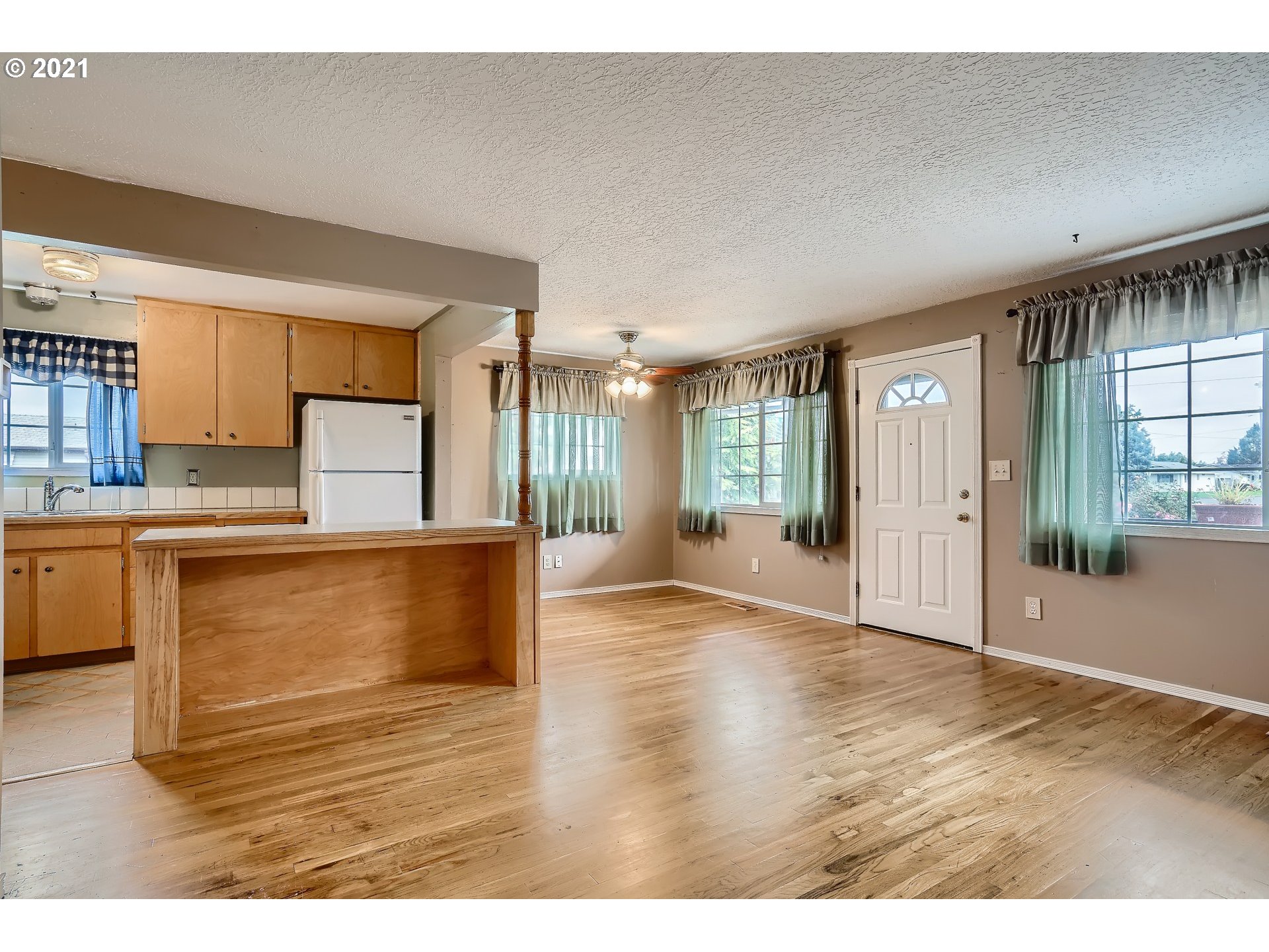 1585 Umpqua Road Woodburn, OR 97071 - Photo 4 of 28 Gallery Image 4