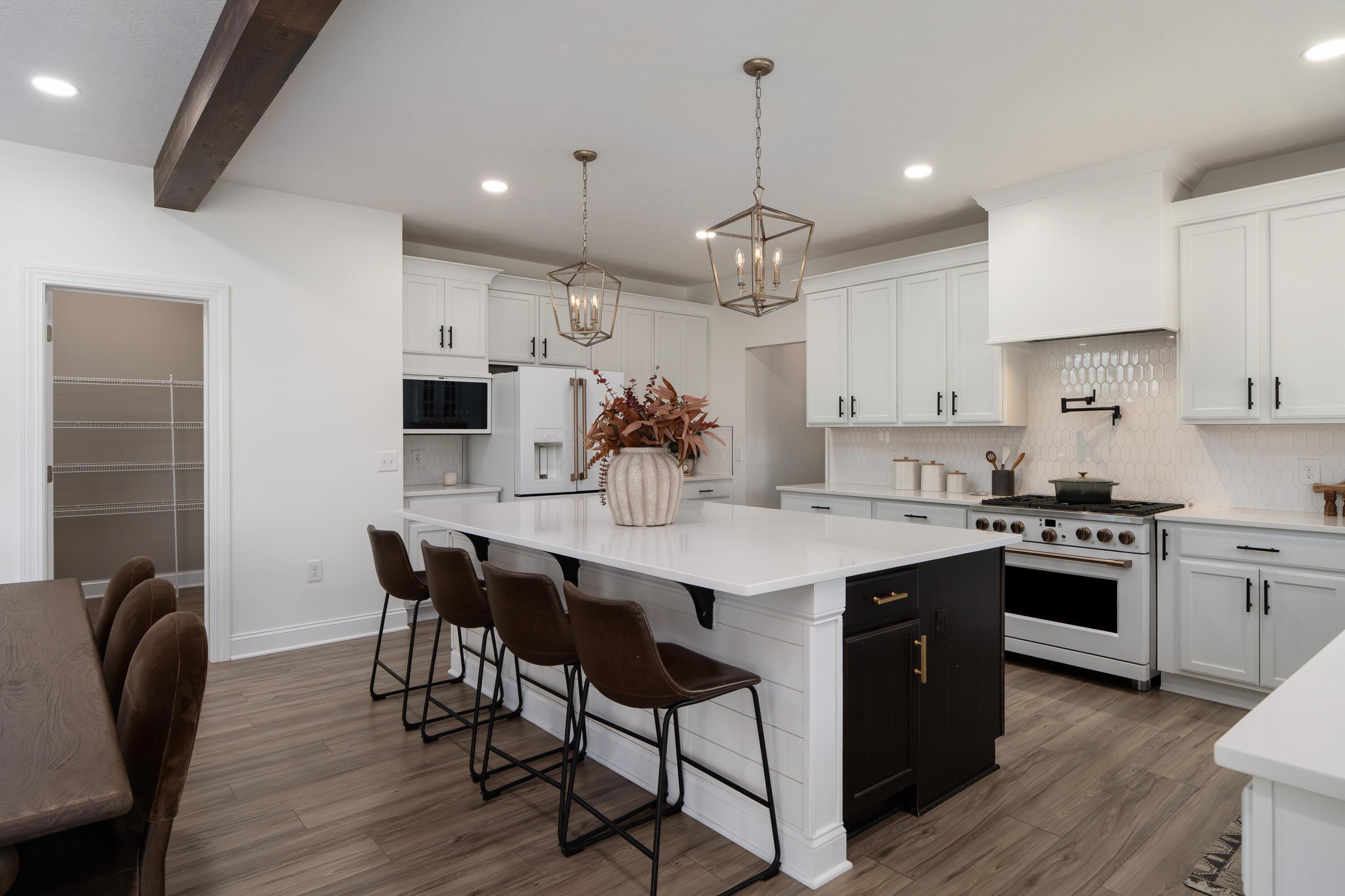 7308 Concord Road Delaware, OH 43015 - Photo 22 of 73 Kitchen - 12'6" x 19'6" ( + -)