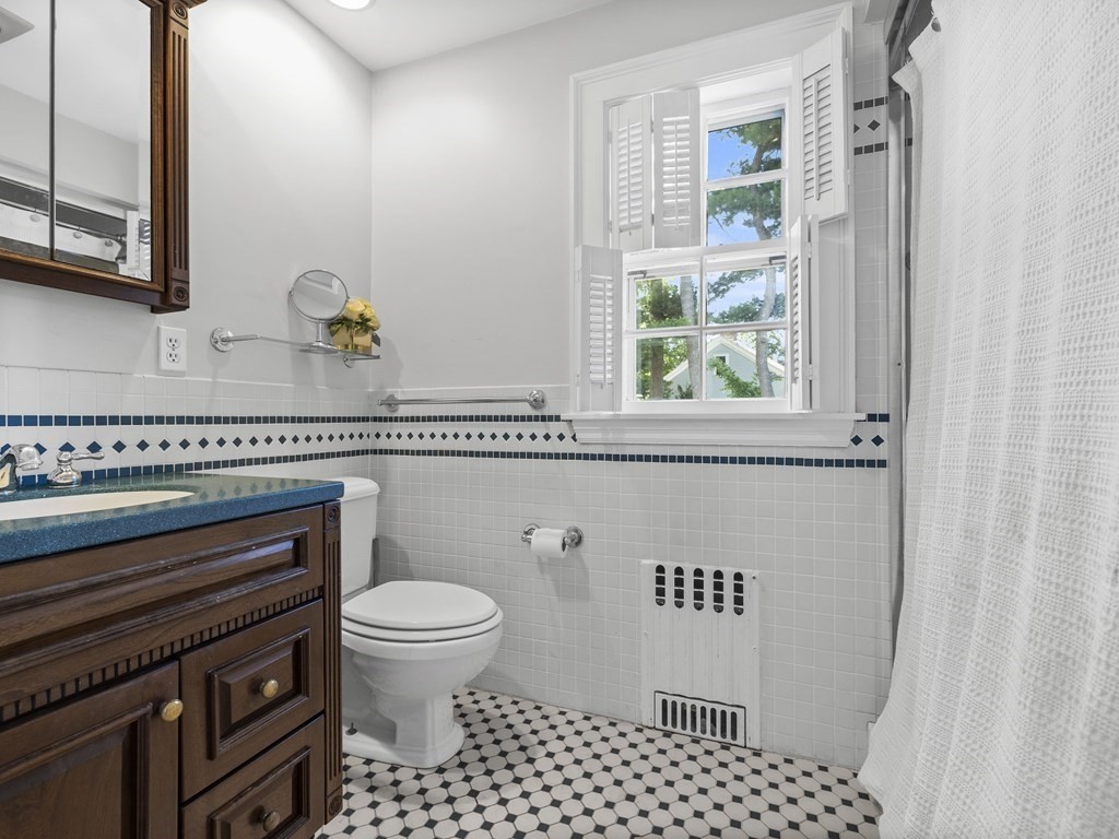26 Llewellyn Road Newton, MA 02465 - Photo 22 of 40