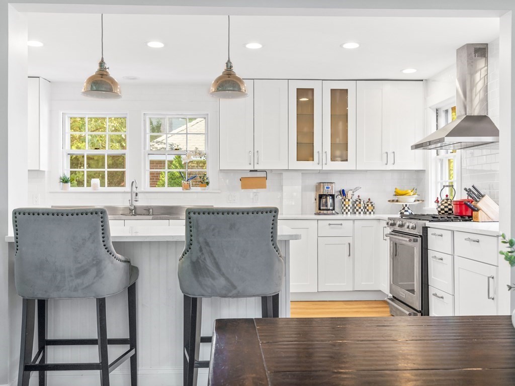 26 Llewellyn Road Newton, MA 02465 - Photo 8 of 40
