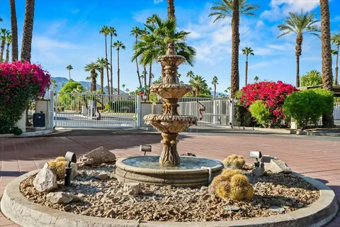 $317,000 | 2700 Lawrence Crossley Road, Unit 13, Palm Springs, CA 92264