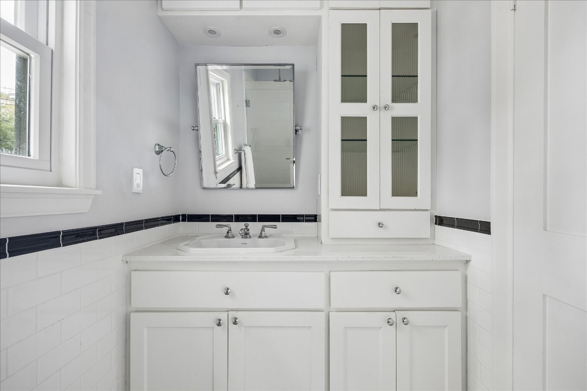 1706 West Main Street Houston, TX 77098 - Photo 14 of 25