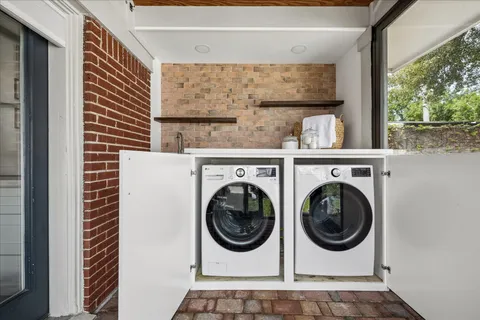 $860,000 | 1706 West Main Street, Houston, TX 77098