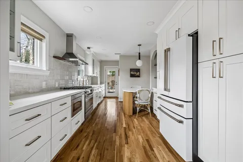 $860,000 | 1706 West Main Street, Houston, TX 77098