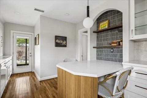 $860,000 | 1706 West Main Street, Houston, TX 77098