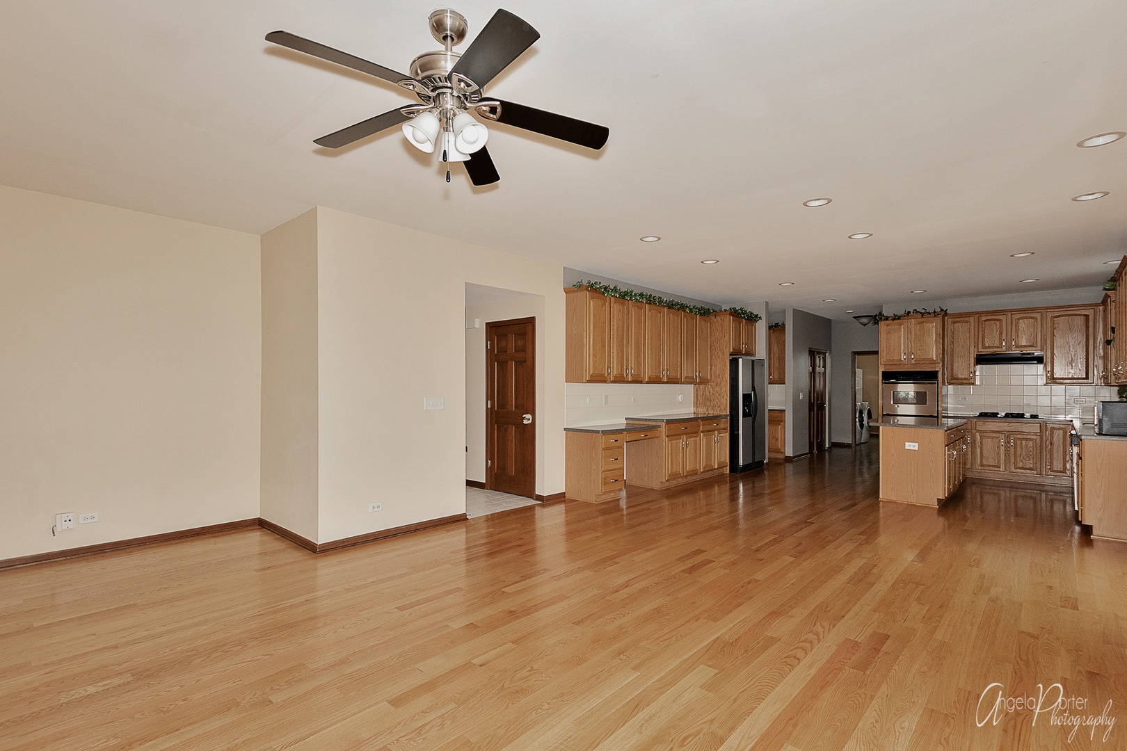 2350 Fishhook Way Wauconda, IL 60084 - Photo 8 of 28