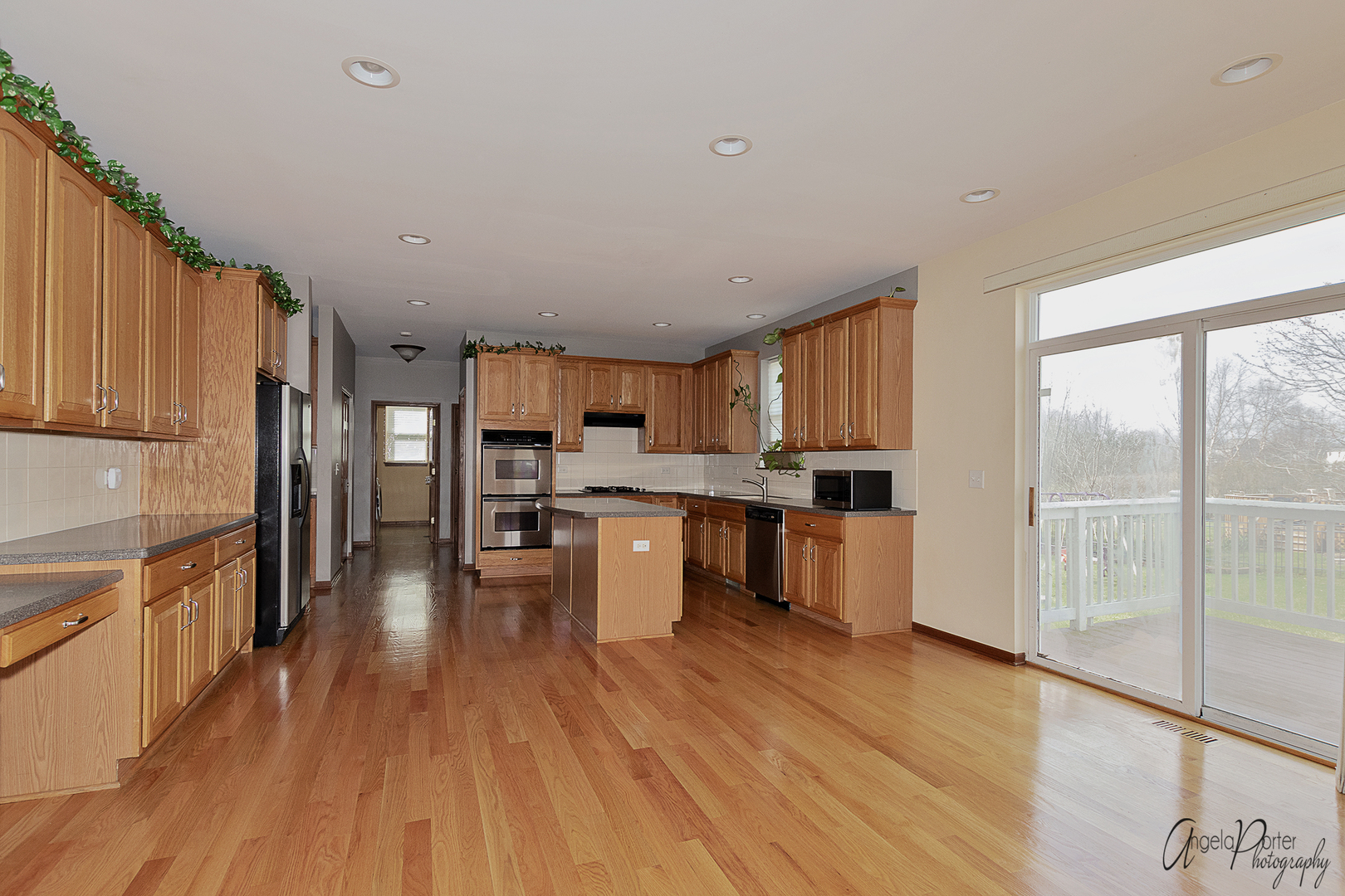 2350 Fishhook Way Wauconda, IL 60084 - Photo 10 of 28