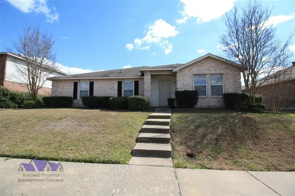 $1,950 | 1397 Lochspring Drive, Rockwall, TX 75032