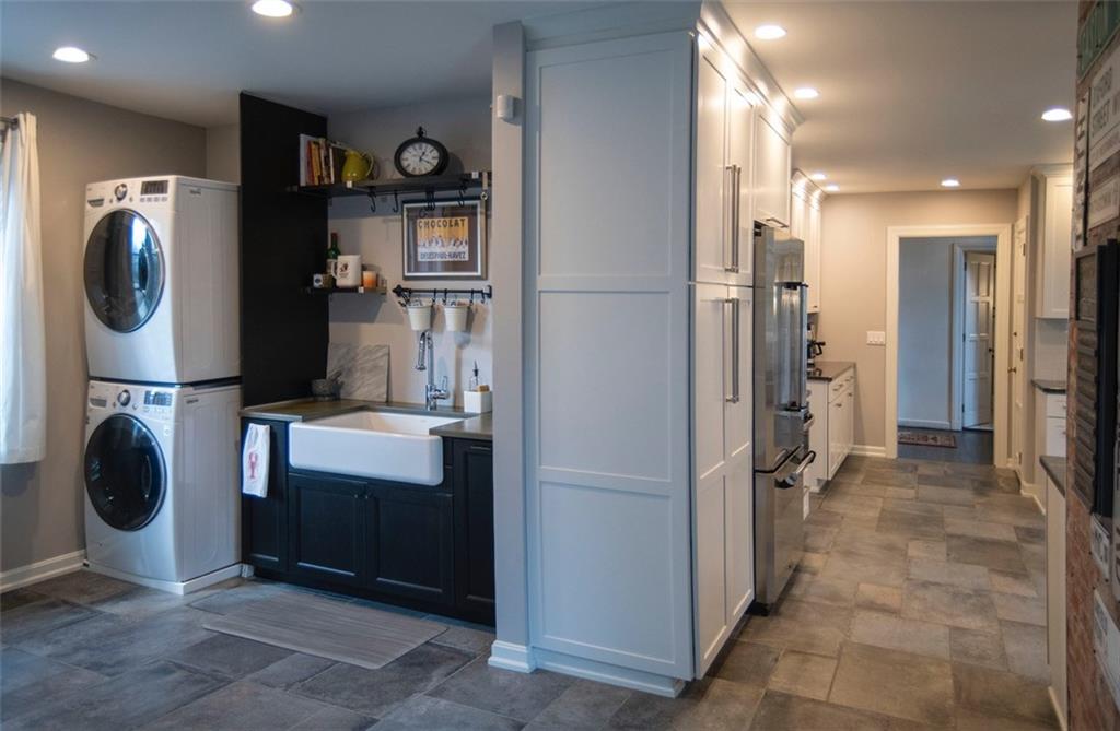 27 Churchill Road Pittsburgh, PA 15235 - Photo 13 of 25 Gallery Image 13