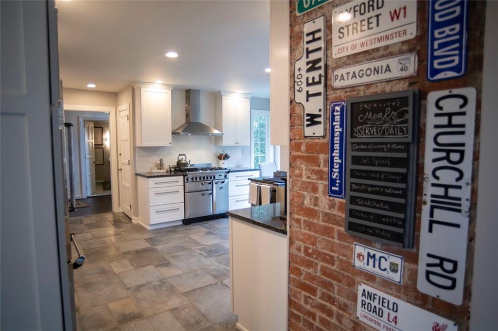 27 Churchill Road Pittsburgh, PA 15235 - Photo 5 of 25 Gallery Image 5