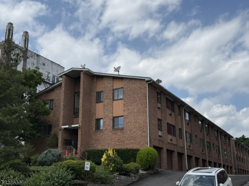 159 Franklin Street, Unit 20 Bloomfield, NJ 07003 - Photo 1 of 6