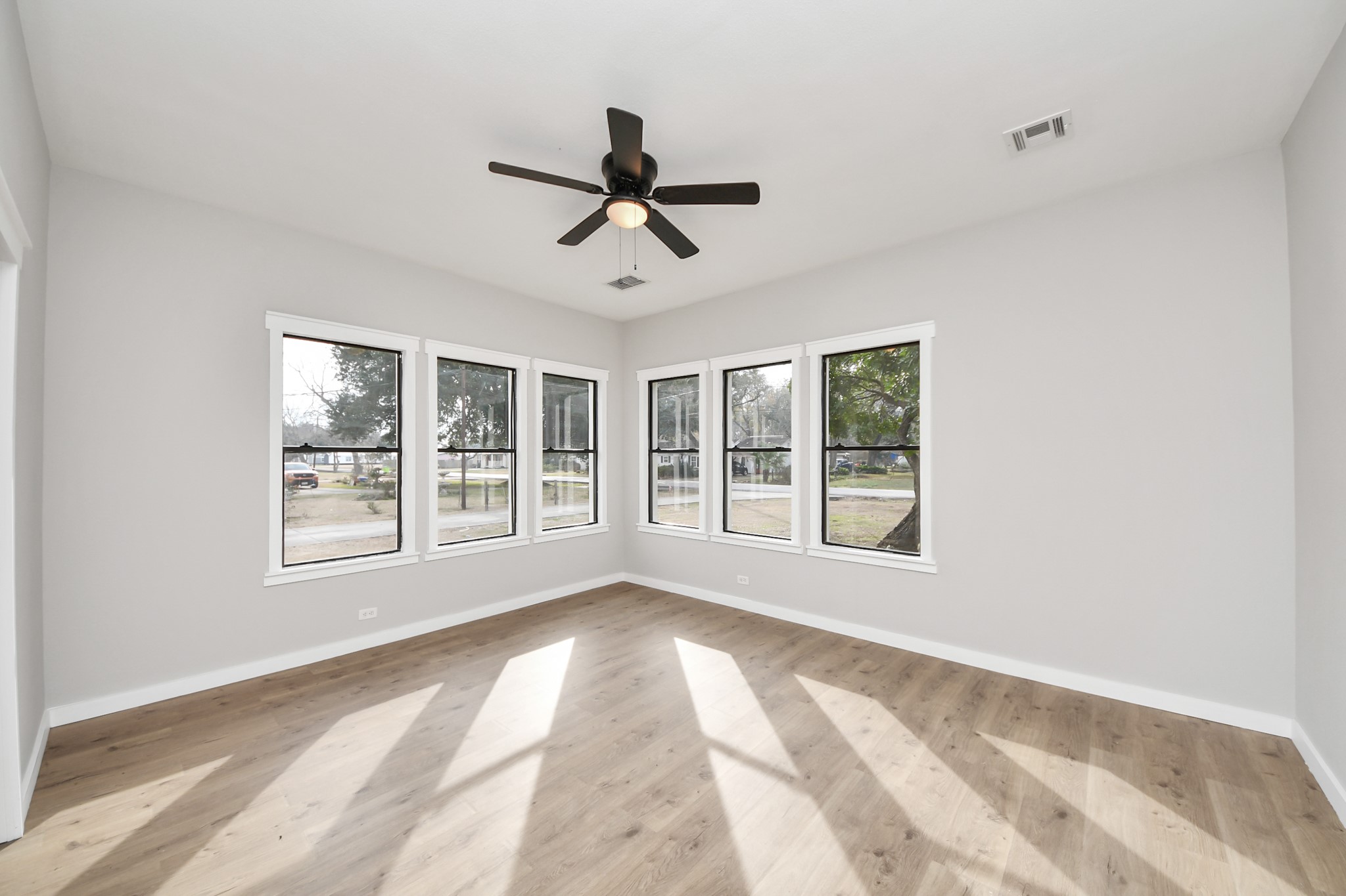 1507 Brooks Avenue Rosenberg, TX 77471 - Photo 24 of 35 a view of an empty room with a window